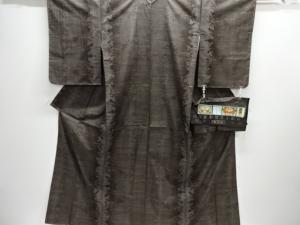 未使用品　仕立て上がり　草葉模様織り出し本場泥大島紬着物(7マルキ)